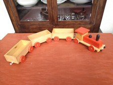 Altes antikes Holzspielzeug