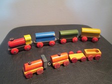 2x alte antike  Holzeisenbahn